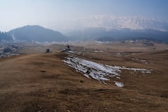 Snowless Winter in Kashmir: ঠান্ডা আছে, বরফ নেই! এ কেমন কাশ্মীর?