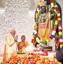 In Pics: भव्य राम मंदिर में 'रामलला' की प्राण प्रतिष्ठा का कार्यक्रम संपन्न, गर्भगृह में ये लोग थे मौजूद