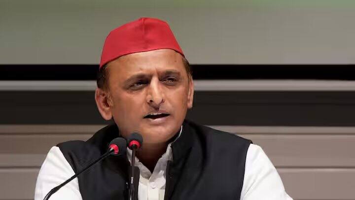 સમાજવાદી પાર્ટીના અધ્યક્ષ અખિલેશ યાદવને પણ રામ મંદિરના ઉદ્ઘાટનમાં હાજરી આપવા માટે આમંત્રણ આપવામાં આવ્યું છે પરંતુ તેમણે સ્પષ્ટ કર્યું છે કે તેઓ 22 જાન્યુઆરીના કાર્યક્રમમાં હાજરી આપશે નહીં અને પછી દર્શન માટે જશે.