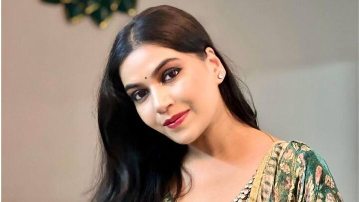 ২০১৪ সালে গোয়ার বিড়লা ইনস্টিটিউট অফ টেকনোলজি অ্যান্ড সায়েন্স থেকে ইঞ্জিনিয়ারিংয়ে স্নাতক উত্তীর্ণ হন দেবযানী।   ছবি- দেবযানী সিংয়ের ইনস্টাগ্রাম