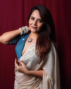 Anasuya Photos: శారీలో అనసూయ... 'మై హూ నా'లో ప్రొఫెసర్ సుష్మితా సేన్‌లా