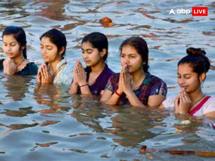 ऐसा माना जाता है माघ मास में गंगा में स्नान करने से आपको आध्यात्मिक शक्ति मिलती है और शरीर निरोगी बनता है. साथ ही रोगों का नाश होता है.
