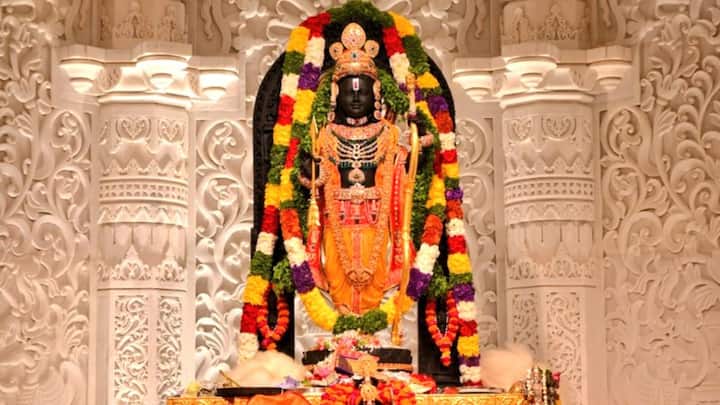 Ayodhya Ram Mandir Darshan Time: राम मंदिर में दर्शन करने से पहले आपको अपना फोन बाहर रखना होगा. इसके लिए फ्री लॉकर सुविधा उपलब्ध है, जिसमें आप अपना सारा सामान रख सकते हैं.