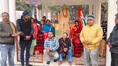 राहुल गांधी को मंदिर में जाने से रोकने पर भड़के कांग्रेसी, बापू की प्रतिमा के सामने दिया धरना