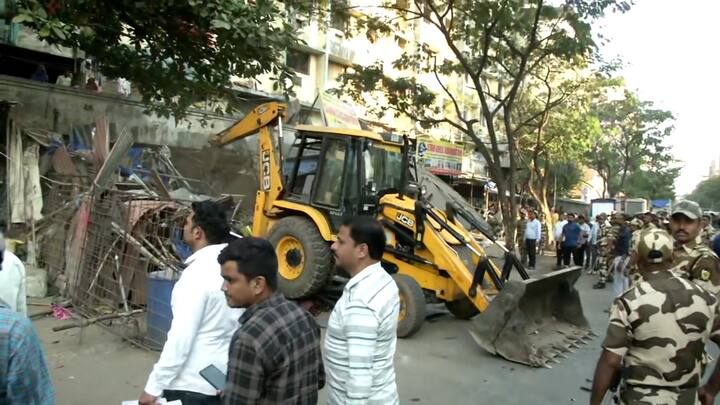 इस मामले में अब तक 13 लोगों को गिरफ्तार किया गया है.