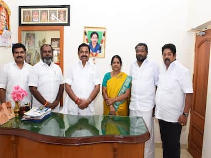 Usilambatti DMK City Council President sakunthala joins ADMK Madurai: அ.தி.மு.க.வில் இணைந்த தி.மு.க. நகர்மன்ற தலைவர் - உசிலம்பட்டி அரசியலில் பரபரப்பு