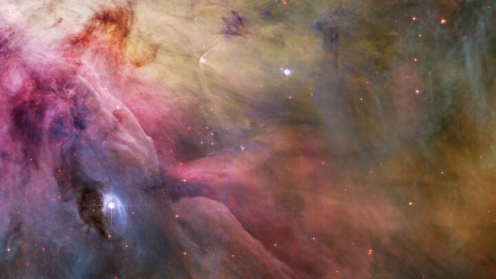 कई बार ये धूल कई तरह की गैसों के साथ होती है. स्पेस एजेंसियां अक्सर इनकी तस्वीरें शेयर करती हैं जो धूल और गैसों से मिल कर बनी होती हैं.