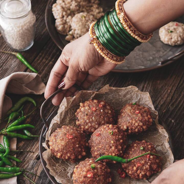 ਪੇਟ ਦੀਆਂ ਸਮੱਸਿਆਵਾਂ ਤੋਂ ਰਾਹਤ- ਜੇਕਰ ਤੁਸੀਂ ਪੇਟ ਦੀਆਂ ਸਮੱਸਿਆਵਾਂ ਤੋਂ ਪ੍ਰੇਸ਼ਾਨ ਹੋ ਤਾਂ ਸਾਬੂਦਾਣੇ ਦਾ ਸੇਵਨ ਤੁਹਾਡੇ ਲਈ ਫਾਇਦੇਮੰਦ ਹੋਵੇਗਾ। ਇਹ ਪਾਚਨ ਕਿਰਿਆ ਨੂੰ ਸੁਧਾਰਦਾ ਹੈ ਅਤੇ ਗੈਸ, ਬਦਹਜ਼ਮੀ ਆਦਿ ਸਮੱਸਿਆਵਾਂ ਤੋਂ ਵੀ ਰਾਹਤ ਦਿੰਦਾ ਹੈ।
