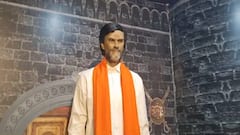 काय सांगता! हुबेहूब मनोज जरांगे..; पुण्यातील बाप-लेकाने उभारला जरांगेंचा मेणाचा पुतळा