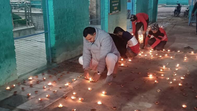 Agra Muslim community celebrated Deep Utsav Chairman said old dispute ended ann आगरा में मुस्लिम समाज का दीप उत्सव, बोले- पुराना विवाद हुआ खत्म, पूरे देश में उत्साह और उमंग का माहौल