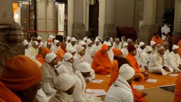 বহু ব্রহ্মচারী ও সন্ন্যাসী মহারাজরা এদিন অনুষ্ঠানে অংশ নেন। ছিলেন গৃহী ভক্তরাও।