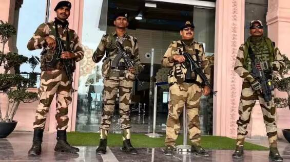 cisf-deployed-at-parliament-for-frisking-of-visitors-and-baggage Parliament Security: ਸੰਸਦ ਭਵਨ 'ਚ ਸੈਲਾਨੀਆਂ ਅਤੇ ਸਮਾਨ ਦੀ ਜਾਂਚ ਲਈ ਤਾਇਨਾਤ CISF, ਕਿੰਨੀ ਹੈ ਸਿਪਾਹੀਆਂ ਦੀ ਗਿਣਤੀ?