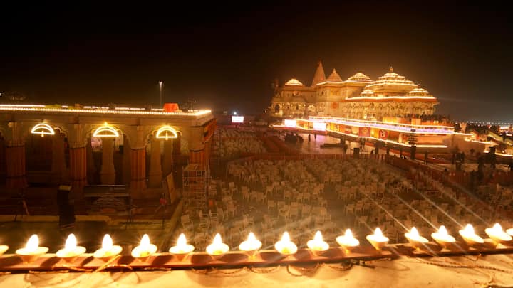 Ramlala Pran Pratishtha In Ayodhya Ram Mandir Celebrations In India Abroad PM Announces Solar Scheme Big Things रामलला की प्राण प्रतिष्ठा पर देशभर में दीपोत्सव और आतिशबाजी, दिल्ली लौटते ही पीएम मोदी ने की इस योजना की घोषणा | बड़ी बातें