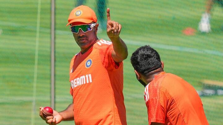 ভারতের সর্বকালের সেরা বোলারদের মধ্যে আর অশ্বিনের নাম অবশ্যই থাকবে। তিনি আসন্ন ইংল্যান্ড সিরিজ়েই অনিল কুম্বলের পর মাত্র দ্বিতীয় ভারতীয় হিসাবে ৫০০টি টেস্ট উইকেটের মাইলফলক স্পর্শ করতে পারেন। তার জন্য তারকা অফ স্পিনারের প্রয়োজন আর ১০ উইকেট।