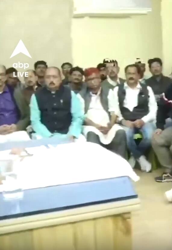 सीएम ममता बनर्जी ने बीरभूम जिले में पार्टी नेताओं के साथ बैठक की | abpnewsshorts