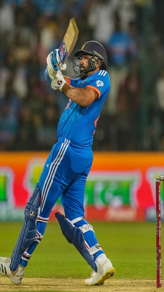 'रोहित शर्मा' नं बांद्रा पश्चिम येथील 2 अपार्टमेंट दिली भाड्यानं!