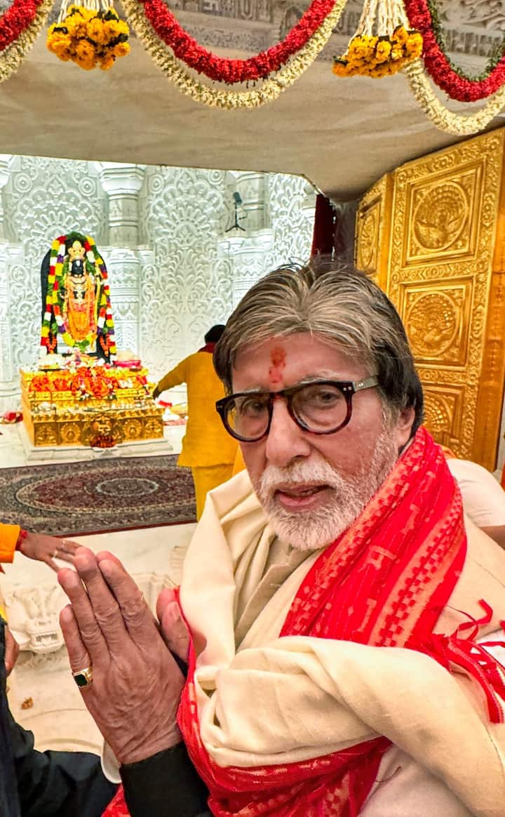 भाषण झाल्यानंतर पीएम मोदींनी अमिताभ बच्चन आणि रजनीकांत यांची भेट घेतली.(Photo Credit : PTI)