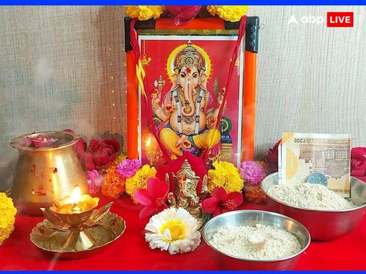 इस दिन गणेश जी की पूजा के साथ चंद्रदेव को विधि पूर्वक अर्घ्य देकरऔर गणेश स्तोत्र का पाठ अवश्य करना चाहिए, साथ ही जो निसंतान महिलाएं इस व्रत को रखती हैं उनको संतान की प्राप्ति होती है.