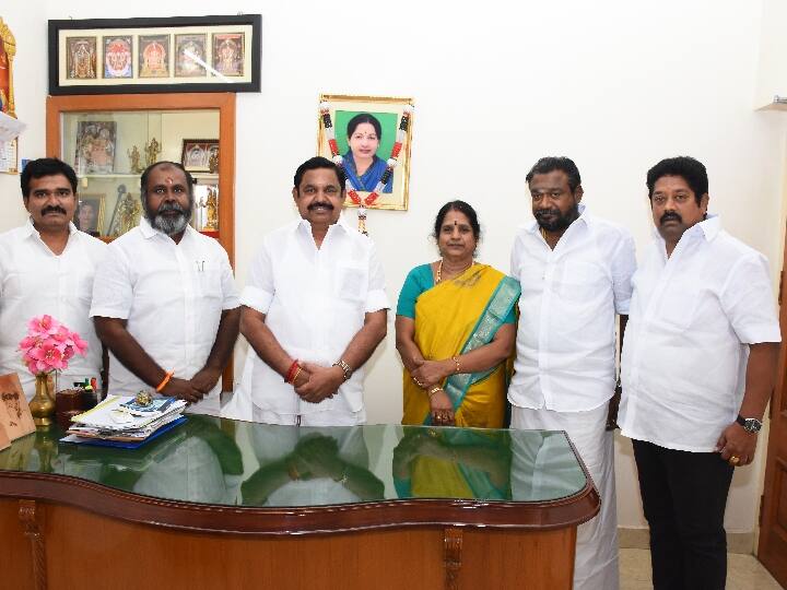 Usilampatti Municipal Council President Sakundala joined AIADMK in the presence of EPS - TNN இபிஎஸ் முன்னிலையில் அதிமுகவில் இணைந்த உசிலம்பட்டி நகர்மன்ற தலைவர் சகுந்தலா