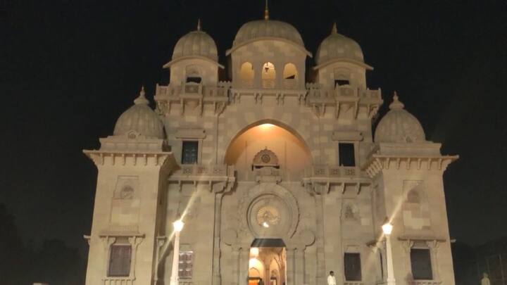 সেই উপলক্ষ্যে দেশের নানা প্রান্ত উঠেছিল সেজে। তেমনই আলোকমালায় সেজে উঠবে মন্দির চত্বর।