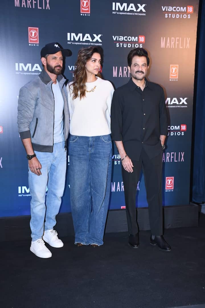 एक्ट्रेस ने अपना लुक बोल्ड मेकअप और खुले कर्ली बालों के साथ पूरा किया है. जिसमें वो काफी खूबसूरत लग रही हैं.