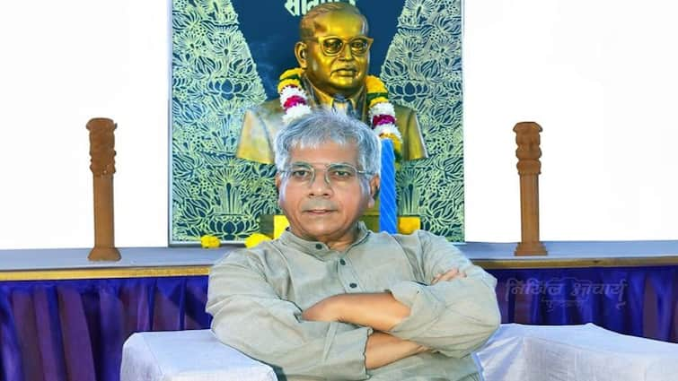 Prakash Ambedkar Big statement on Reservation Case Ready to mediate in OBC Maratha reservation dispute marathi news ओबीसी- मराठा आरक्षणाच्या वादात मध्यस्थी करायला तयार; प्रकाश आंबेडकरांचं मोठं वक्तव्य