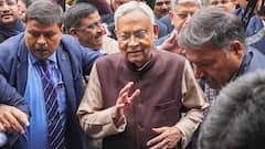 कर्पूरी ठाकुर की 100वीं जयंती आज, 'जननायक' के गांव जाएंगे CM नीतीश कुमार