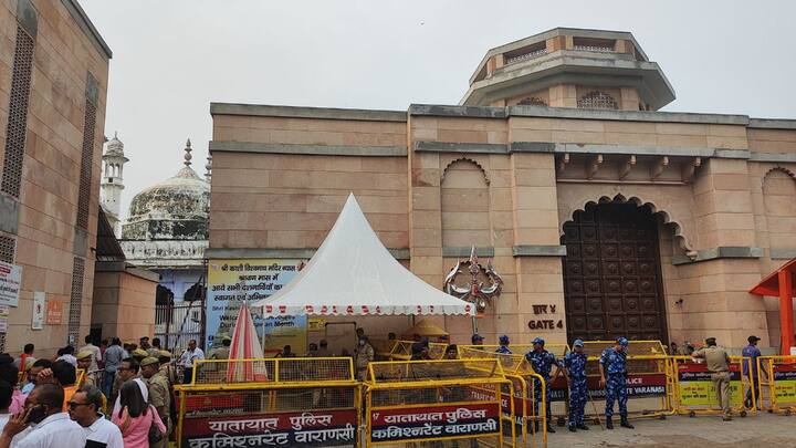 Gyanvapi Dispute Varanasi Court Allows Hindu Side Offer Prayers Vyas basement Gyanvapi Dispute: Varanasi Court Allows Hindu Side To Offer Prayers In Vyas Basement