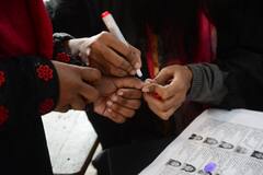 National Voters Day 2024: वोटर की उंगलियां या हाथ नहीं होने पर कहां लगाई जाती है स्याही?