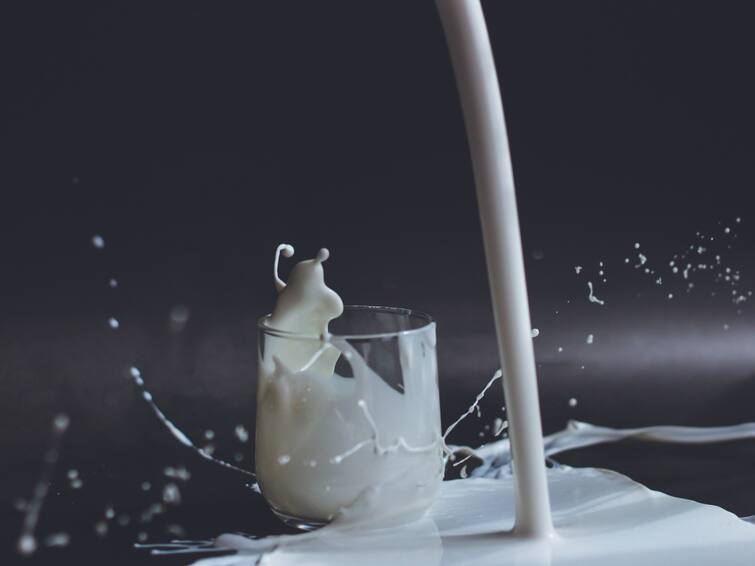 A new study says milk has good benefits for weight loss Milk Benefits : బరువు తగ్గాలనుకుంటే పాలు తాగండి.. కానీ ఇవి ఫాలో అవ్వండి