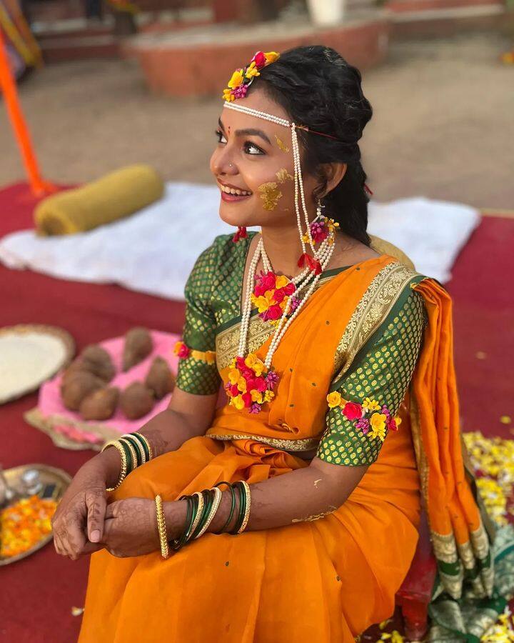 तर सर्वानी पाहायला विसरू नका ‘सारं काही तिच्यासाठी’ सोमवार ते शनिवार संध्या. ७.३० वा. फक्त आपल्या झी मराठीवर. (Photo Credit : instagram/dakshata_joil)