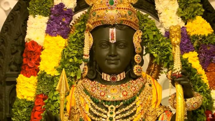 বিকেলে আবার দেওয়া হবে বাল্যভোগ।   রাতে শয়নের আগেও রামলালাকে রাজভোগ নিবেদন করা হবে।