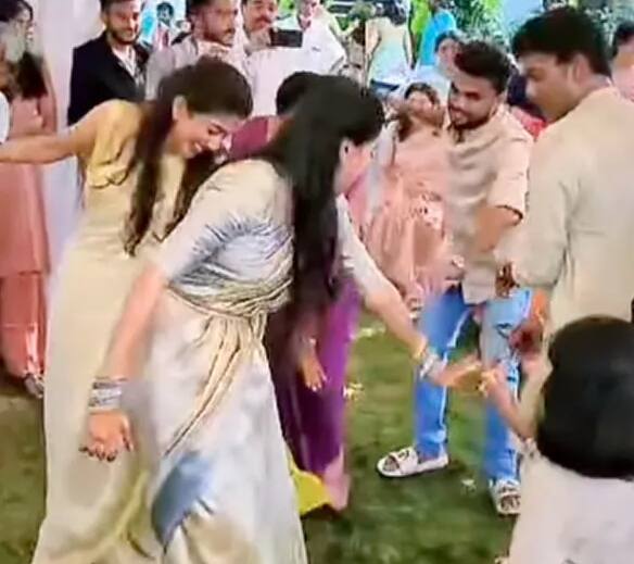 தங்கையின் நிச்சயதார்த்த நிகழ்ச்சியில் அட்டகாசமாக சாய் பல்லவி நடனமாடிய வீடியோ சோசியல் மீடியாவில் வைரலாகி வருகிறது.