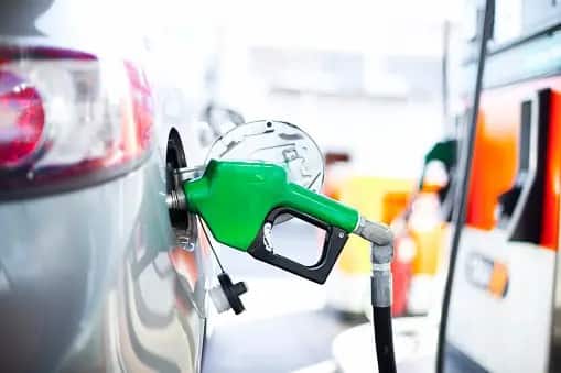 Petrol Diesel Price update news Will there be a drop in petrol-diesel prices before the elections निवडणुकांच्या आधी पेट्रोल-डिझेलच्या दरात घसरण होणार का? खरं काय खोटं काय?