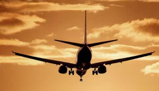 igi-airport-call-received-that-bomb-in-flight-in-delhi Delhi: ਦਿੱਲੀ ਦੇ IGI ਏਅਰਪੋਰਟ ‘ਤੇ ਫਲਾਈਟ ‘ਚ ਬੰਬ ਹੋਣ ਦੀ ਆਈ ਕਾਲ, ਦਰਭੰਗਾ ਤੋਂ ਆ ਰਿਹਾ ਸੀ ਜਹਾਜ਼