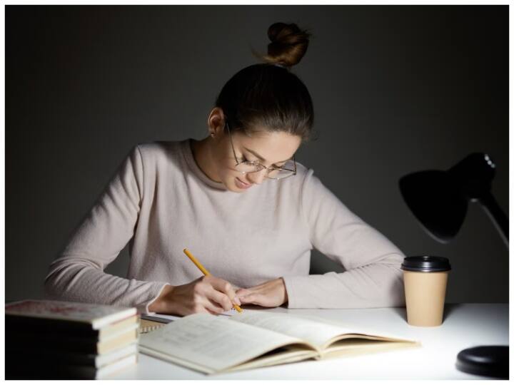 आगे की तारीखों की बात करें तो एग्जाम सिटी स्लिप 4 मार्च 2024 के दिन रिलीज होगी और एडमिट कार्ड 7 मार्च के दिन जारी होंगे.