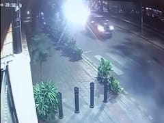 బెంగళూరులో ఘోరం, మనిషిని 400 మీటర్లు లాక్కెళ్లిన కారు