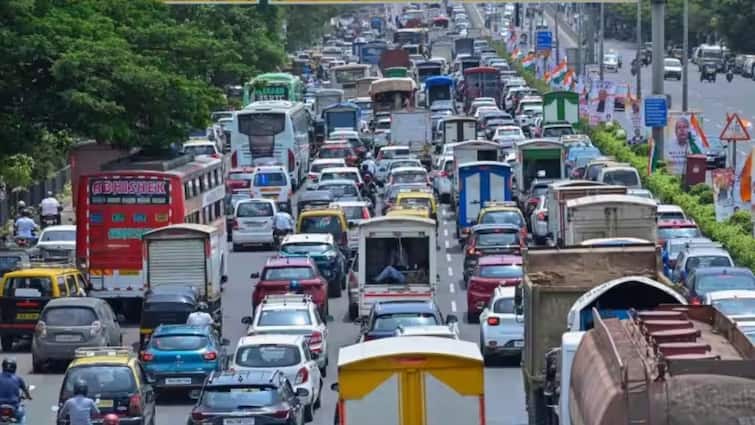 Mumbai Pune Highway Traffic will be completely closed Today due to ITMS know timing Mumbai-Pune Highway Closed: आज मुंबई से पुणे जाने की है प्लानिंग? फिर आपके काम की है ये खबर! जानें कितने घंटे रहेगा बंद