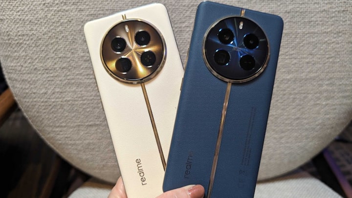 रियलमी अपने अपकमिंग स्मार्टफोन सीरीज को समय-समय पर सोशल मीडिया पर टीज कर रही है. Realme 12 Pro सीरीज में आपको 120X ज़ूम और एक पेरिस्कोप सेंसर मिलेगा. इस बीच मोबाइल फोन का रिटेल बॉक्स ऑनलाइन लीक हुआ है जिसमें मोबाइल फोन से जुड़ी इम्पोर्टेन्ट डिटेल्स सामने आई हैं.