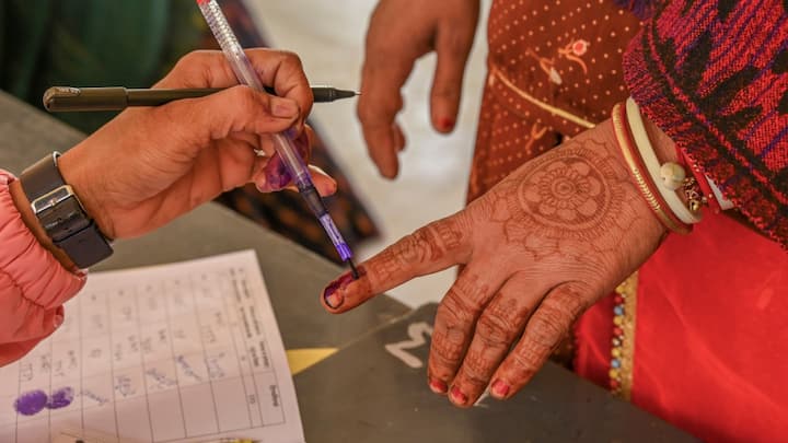 Lok sabha election: ਜੇਕਰ ਤੁਹਾਡਾ ਵੀ ਲੋਕ ਸਭਾ ਚੋਣਾਂ ਲੜਨ ਦਾ ਮਨ ਕਰ ਰਿਹਾ ਹੈ ਤਾਂ ਤੁਸੀਂ ਇਸ ਤਰੀਕੇ ਨਾਲ ਚੋਣ ਲੜ ਸਕਦੇ ਹੋ, ਇੱਥੇ ਜਾਣੋ ਤਰੀਕਾ ਅਤੇ ਨਿਯਮ।