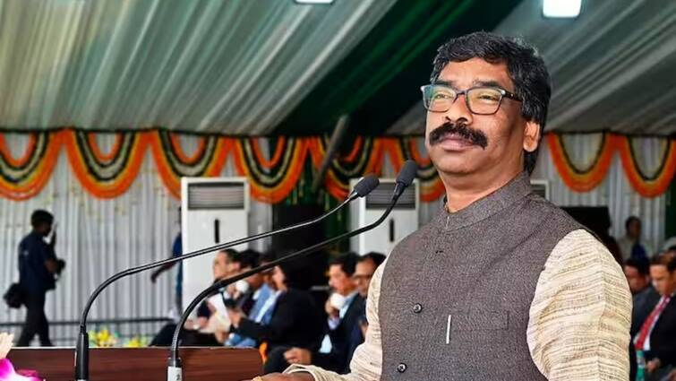 Jharkhand: झारखंड में साल 2027 तक 20 लाख गरीबों को मिलेगा तीन कमरे वाला घर, CM सोरेन का एलान CM Hemant Soren Announced Abua Awas Yojana In Jharkhand And Target BJP Jharkhand: झारखंड में साल 2027 तक 20 लाख गरीबों को मिलेगा तीन कमरे वाला घर, CM सोरेन का एलान