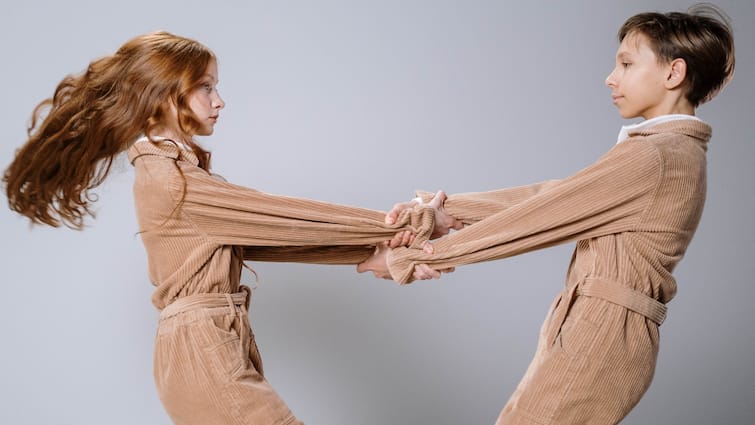 Do you know what is there in stretchable clothes that does not tear even when pulled स्ट्रेचेबल कपड़े में ऐसा क्या होता है, जो खींचने पर भी फटता नहीं, क्या आपको पता है?