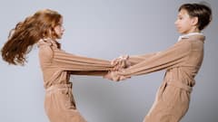 स्ट्रेचेबल कपड़े में ऐसा क्या होता है, जो खींचने पर भी फटता नहीं, क्या आपको पता है?