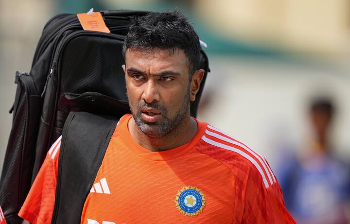 দেশের মাটিতে ভারত শেষ টেস্ট সিরিজ হেরেছিল ১২ বছর আগে। ২০১২ সালে। সেবার ভারতকে তাদের মাটিতেই হারিয়ে গিয়েছিল ইংল্যান্ড। গ্রেম সোয়ান ও মন্টি পানেসরের জোড়া স্পিন ফলায় বিদ্ধ হয়েছিল ভারত।