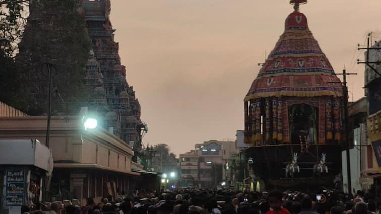 WATCH: Devotees Throng Srirangam Temple To Witness Thai Car Festival In Trichy WATCH: Devotees Throng Srirangam Temple To Witness Thai Car Festival In Trichy
