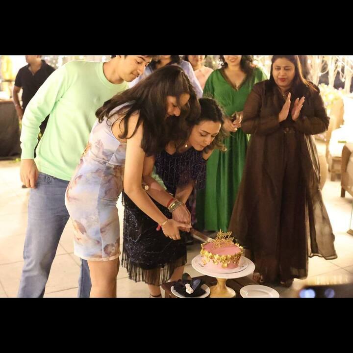 Namratha Birthday Photos: టాలీవుడ్‌ సూపర్‌ స్టార్ మహేశ్‌ బాబు సతీమణి, మాజీ నటి నమ్రతా శిరోద్కర్‌ బర్త్‌డే సెలబ్రేషన్స్‌ మంగళవారం గ్రాండ్‌ గా జరిగాయి. జనవరి 22న నమ్రత పుట్టిన రోజు.