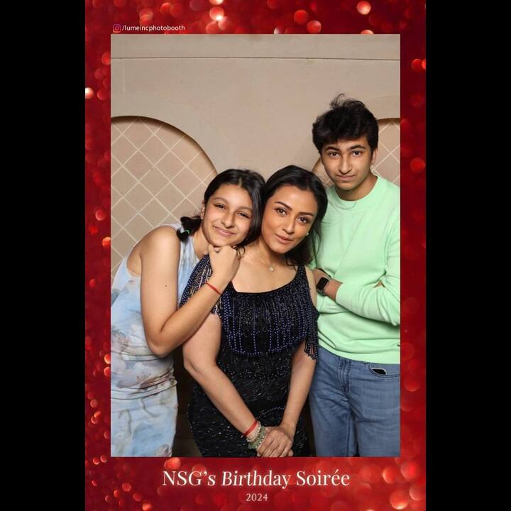 నిన్నటితో ఆమె 53వ వసంతంలోకి అడుగుపెట్టింది. ఆమె బర్త్‌డే సందర్భంగా సినీ సెలబ్రెటీలు, ప్రముఖులు నమ్రతకు బర్త్‌డే విషెస్‌ తెలిపారు. ఆమె పుట్టిన రోజు సందర్భంగా సన్నిహితులకు, సినీ ప్రముఖులు మంగళవారం సాయంత్రం గ్రాండ్‌ పార్టీ నిర్వహించారు.