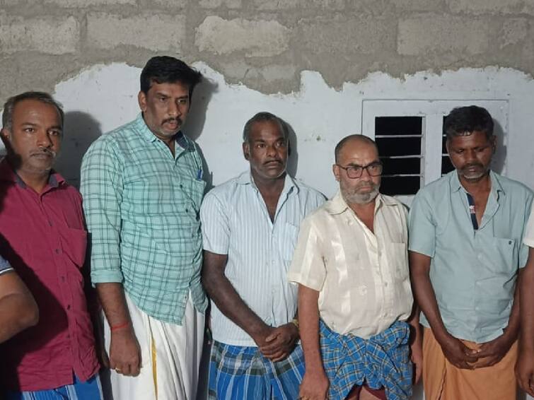 Case registered against admk and dmk officials involved in gambling in Coimbatore - TNN கோவையில் சூதாட்டில் ஈடுபட்ட அதிமுக, திமுக பிரமுகர்கள் மீது வழக்குப்பதிவு ; லட்சக்கணக்கில் பணம் பறிமுதல்
