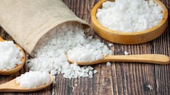 Health Tips: तेज नमक खाने वाले हो जाएं सावधान, हो सकती है ये गंभीर बीमारी