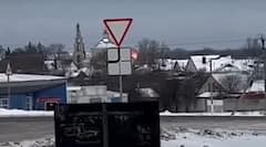 यूक्रेनी युद्धबंदियों को ले जा रहा रूसी सैन्य विमान हुआ क्रैश, हादसे में 74 की मौत, तस्वीरों में देखें कैसे गिरा जहाज